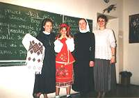 Siostry Misjonarki z Ukrainy na katechezie w klasie Vb, zaproszone przez nasz katechetk pani Ew Pawlak